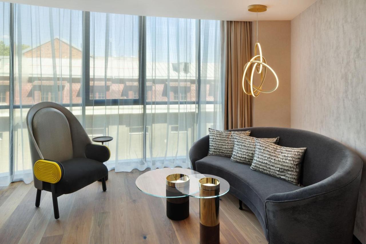 Paragraph Freedom Square, A Luxury Collection Hotel, Tbilisi ภายนอก รูปภาพ