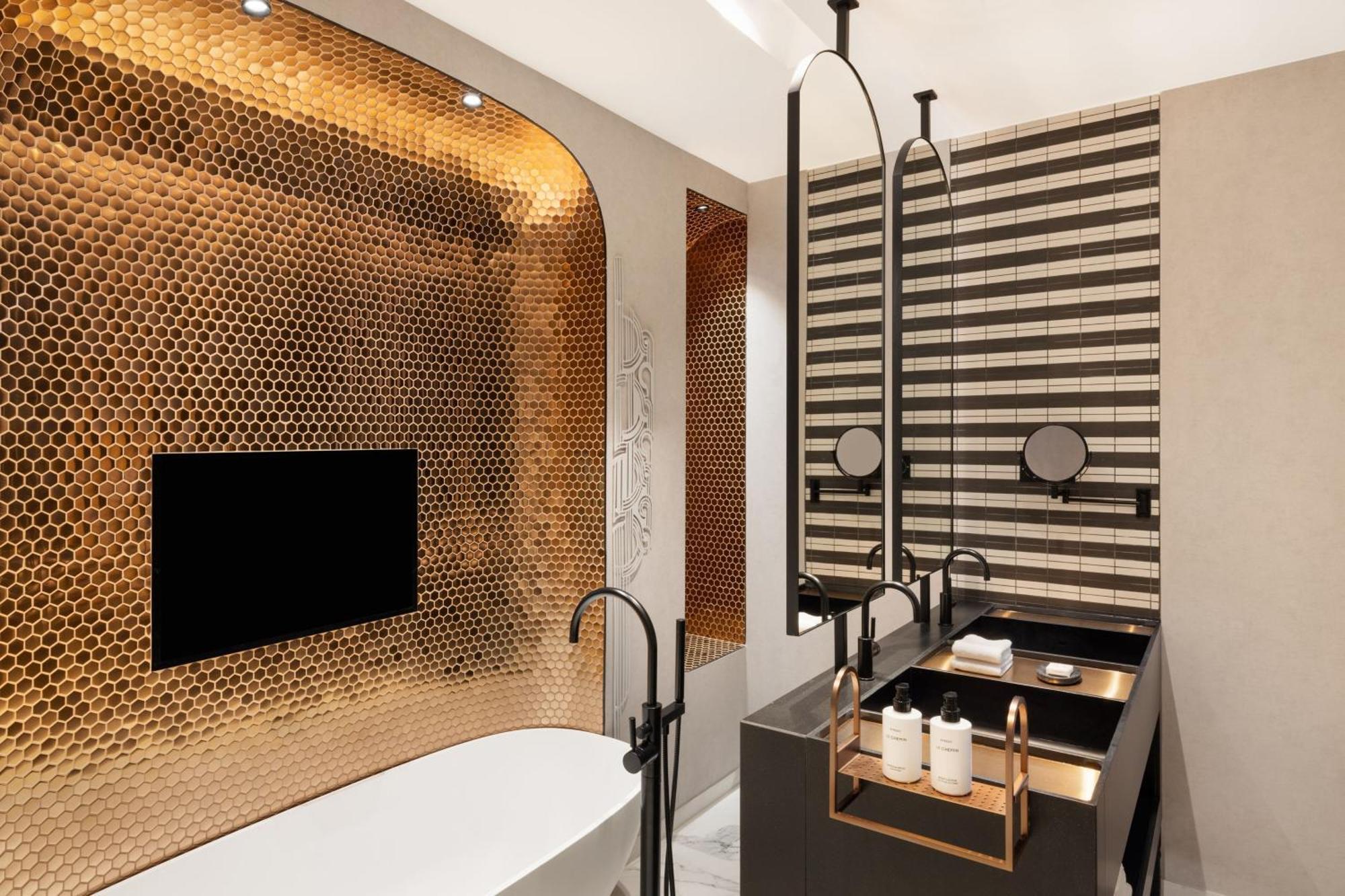 Paragraph Freedom Square, A Luxury Collection Hotel, Tbilisi ภายนอก รูปภาพ